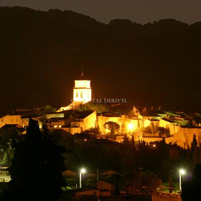 Village de Sablet dans le Vaucluse - FRANCE